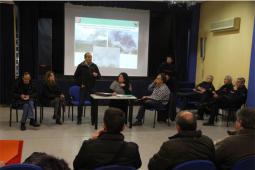 Reunión de ayer en la Junta de Barrio de La Canyada en la que se explicó el proyecto