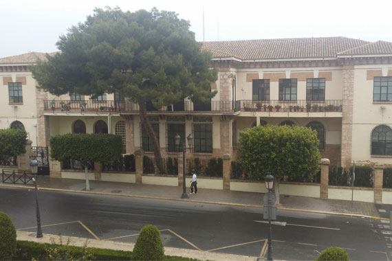 Imagen del colegio Cervantes de paterna, uno de los más antiguos del municipio