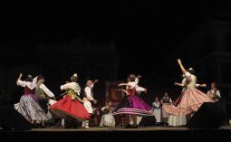 Final de Sona la dipu amb música, balls i cançons tradicionals