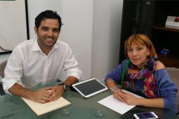El alcalde junto a la presidenta del EMTRE, Pilar Soriano