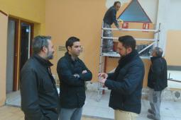 El alcalde junto con el concejal José Manuel Mora, durante al visita a las instalaciones