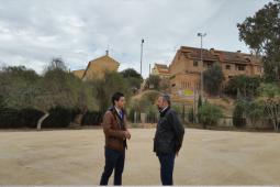 > El Alcalde de Paterna, Juan Antonio Sagredo y el concejal de Deportes, José Manuel Mora durante la visita de los trabajos de adecuación