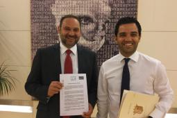 El alcalde junto al portavoz adjunto del PSOE en la cámara baja, José Luis Ábalos