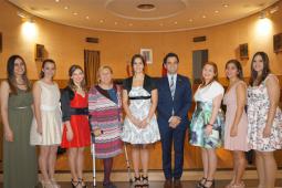 Imagen del alcalde y la Reina de las Fiestas 2016 junto a la Corte de Honor