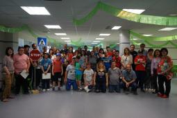 La alcaldesa con alumnos del Centro de Educación Especial y del Centro Ocupacional del Patronato Intermunicipal Francisco Esteve