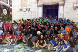 Participantes en la mascletà manual 2016