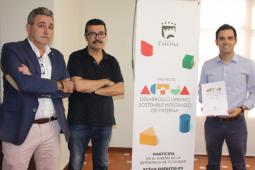 El Alcalde de Paterna, Juan Antonio Sagredo junto a los técnicos municipales responsables de  las Áreas de garantía Social y Empleo y Promoción Económica