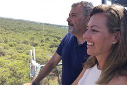 La concejala de Seguridad y el Jefe Policía Local en la Torre de Vigilancia de La Vallesa