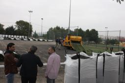 El Alcalde y el concejal de Deportes, José Manuel Mora, visitando las mejoras en los campos de futbol