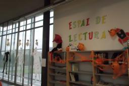 Decoración de Halloween en la Casa de la Juventud