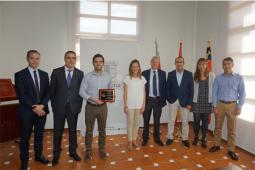 Momento de la entrega del premio