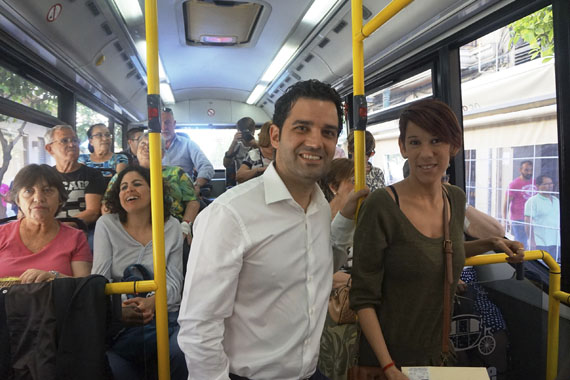 El alcalde el día de la inauguración del bus