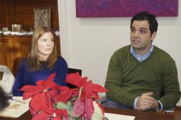 El Alcalde, Juan Antonio Sagredo junto a la concejal de Hacienda Eva Pérez durante el encuentro con los medios