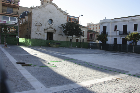 Imagen de las obras en la plaza del Pueblo