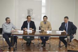 El Alcalde de Paterna, Juan Antonio Sagredo junto con el director de la Volta, Ángel Casero durante la presentación