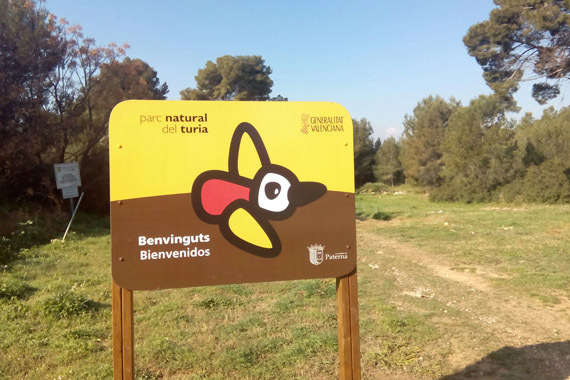 La Concejalía de Medio Ambiente señaliza los accesos al Parque Natural del Túria 