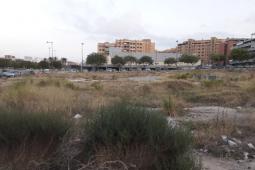 El Ayuntamiento vallará el solar municipal de 5.326 m2 de Santa Gema para mejorar el entorno del barrio