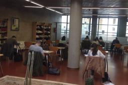 La biblioteca de la Cova Gran de Paterna vuelve a abrir 24 horas durante los exámenes de final de curso