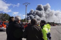 Paterna y Caixa Popular ofrecen financiación preferente para las empresas afectadas por el incendio