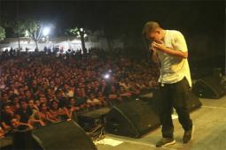 5.000 personas disfrutaron del espectáculo de Space Elephants y las improvisaciones del rapero Arkano 