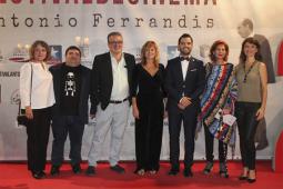 Foto de familia de la Gala de Clausura del Festival Antonio Ferrandis