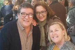La concejala de Cultura junto a los fundadores de Ananda Dansa