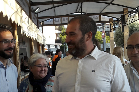 El regidor Carles Martí al mercat