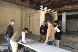 El Alcalde de Paterna, Juan Antonio Sagredo y la concejal de Infraestructuras Núria Campos durante la firma de inicio de los trabajos