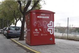 Contenedor de reciclaje Caritas