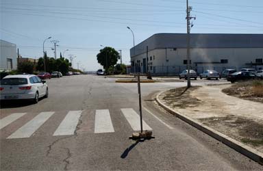 El Ayuntamiento de Paterna mejora las aceras del Polígono Fuente del Jarro