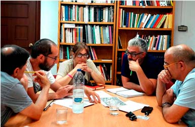 La UTE que rehabilitará el entorno de las cuevas de la torre inicia el proceso participativo con vecinos