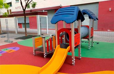 L'Ajuntament renova el parc infantil del carrer Ravanell en Lloma Llarga  