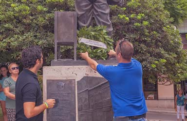 Paterna estrena placa amb el nou himne de la Cordà en el monument al Tirador  