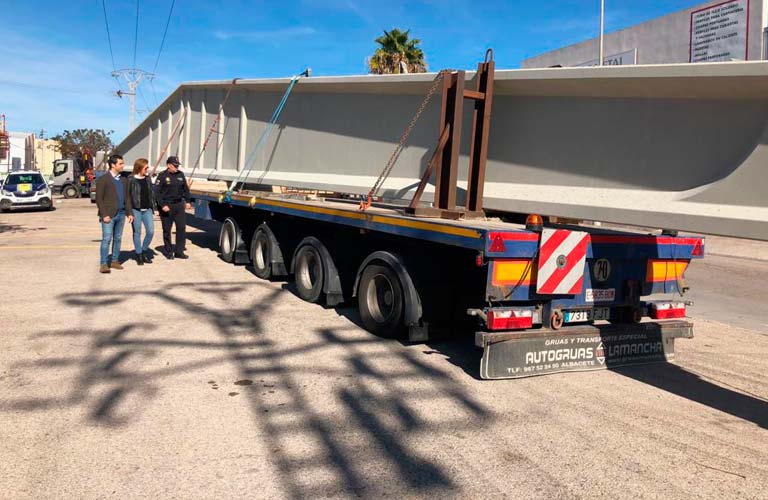 Un camión de 40 metros y 35 toneladas daña el túnel del polígono Fuente del Jarro 