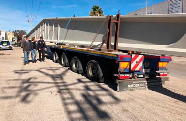 Un camión de 40 metros y 35 toneladas daña el túnel del polígono Fuente del Jarro 