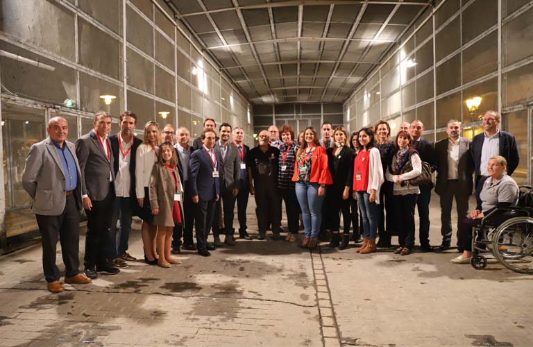 Centenars de veïns de Paterna gaudeixen de la Cordà commemorativa i la processó cívica del Nou d’Octubre 