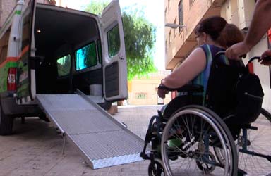 Paterna pone a disposición de los ciudadanos el vehículo adaptado para traslados al cementerio en Todos los Santos