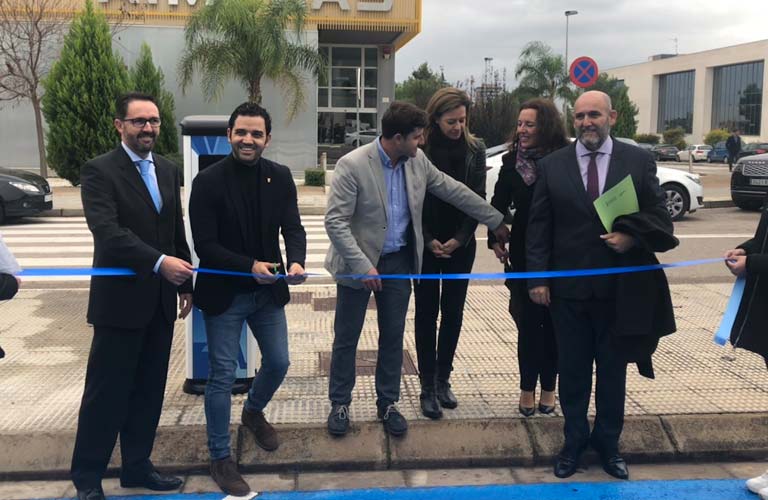 Paterna estrena el primer punto de recarga eléctrica público y gratuito en el Parque Tecnológico