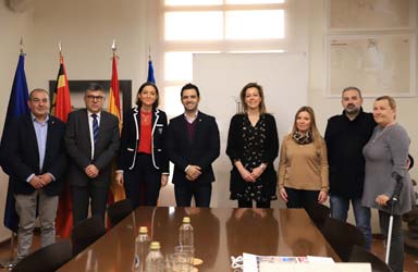 El Alcalde de Paterna recibe a la Ministra de Industria, Comercio y Turismo