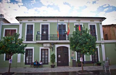 Paterna se suma al Día del Selfie en el Museo regalando un lote de publicaciones sobre su patrimonio