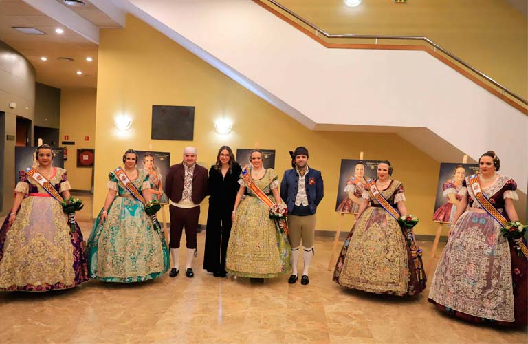 Paterna exalta a Andrea López y Núria Alcázar como Falleras Mayores de 2019