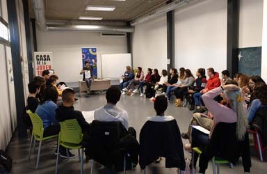 Una treintena de jóvenes participan en el curso de monitor de tiempo libre de la Casa de la Juventud de Paterna 