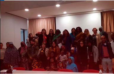 Mesa redonda de la asociación de Mujeres Africanas de Paterna en el barrio de La Coma