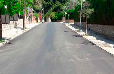 Paterna continúa mejorando la movilidad de la ciudad con el asfaltado de la calle principal de Montecañada
