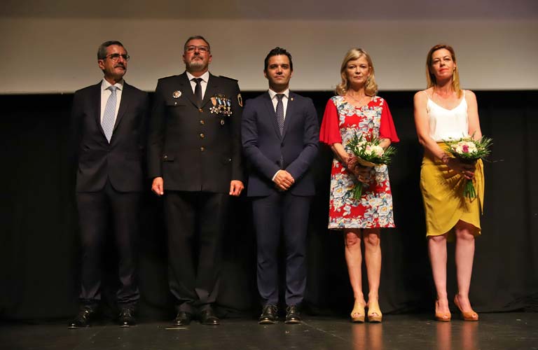 Paterna rinde homenaje a sus agentes y ciudadanos ejemplares en el Día de la Policía Local