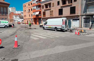 El Ayuntamiento comienza el reasfaltado de una docena de calles del barrio de Campamento 