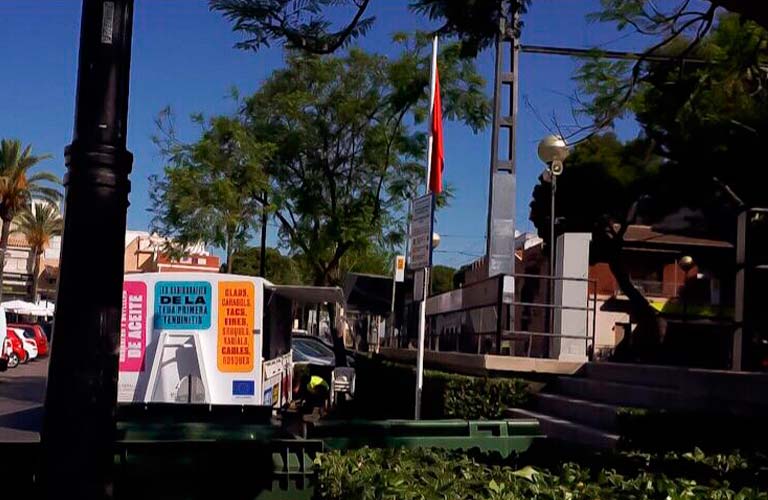 El Ecoparque móvil visita La Canyada para concienciar sobre el reciclaje 