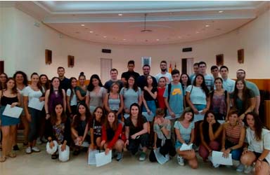 Paterna recibe a los 38 estudiantes del programa formativo La Dipu te Beca