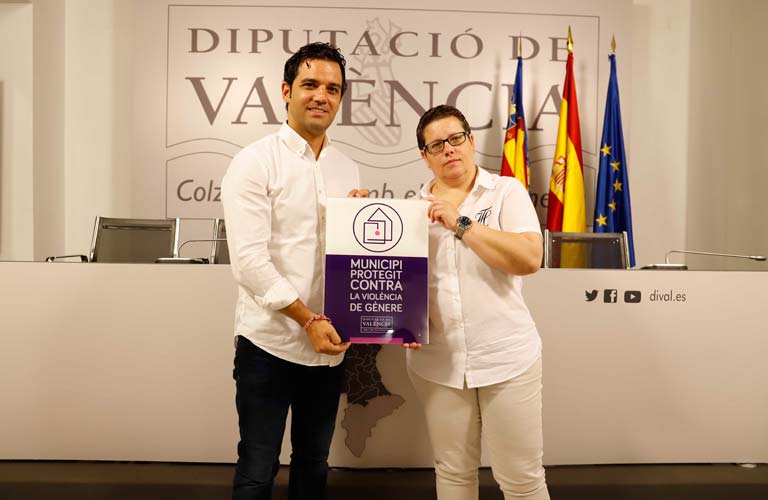 Paterna rep el distintiu de Municipi Protegit Contra la Violència de Gènere