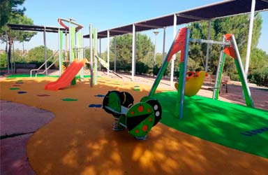 El Ayuntamiento finaliza la reforma y abre al público los parques infantiles de El Plantío, el Auditori y Lloma Llarga
